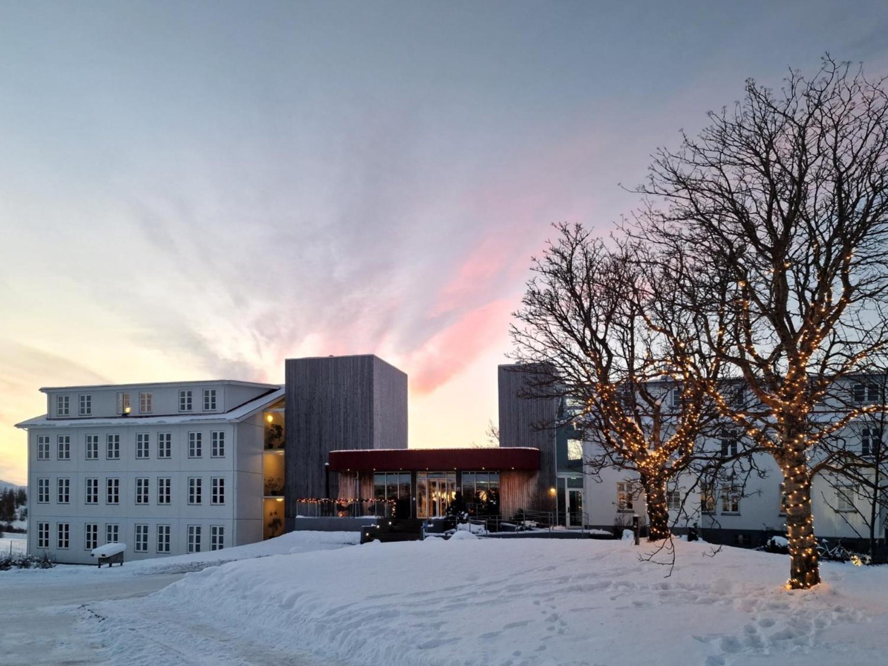 Gistihusith - Lake Hotel Egilsstaðir Zewnętrze zdjęcie
