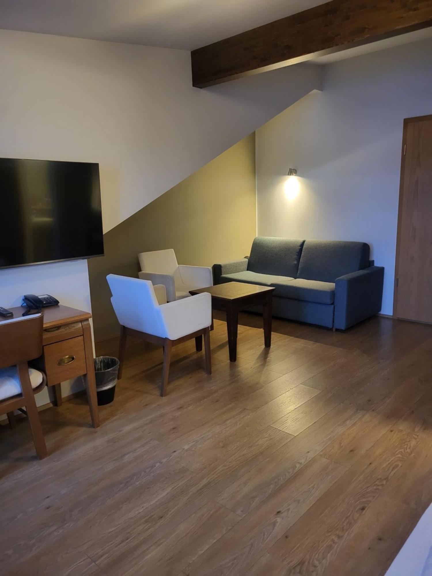 Gistihusith - Lake Hotel Egilsstaðir Zewnętrze zdjęcie