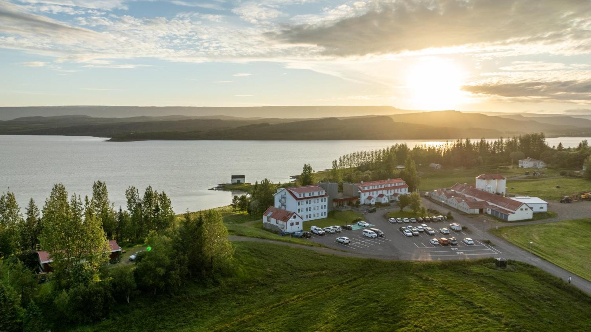 Gistihusith - Lake Hotel Egilsstaðir Zewnętrze zdjęcie