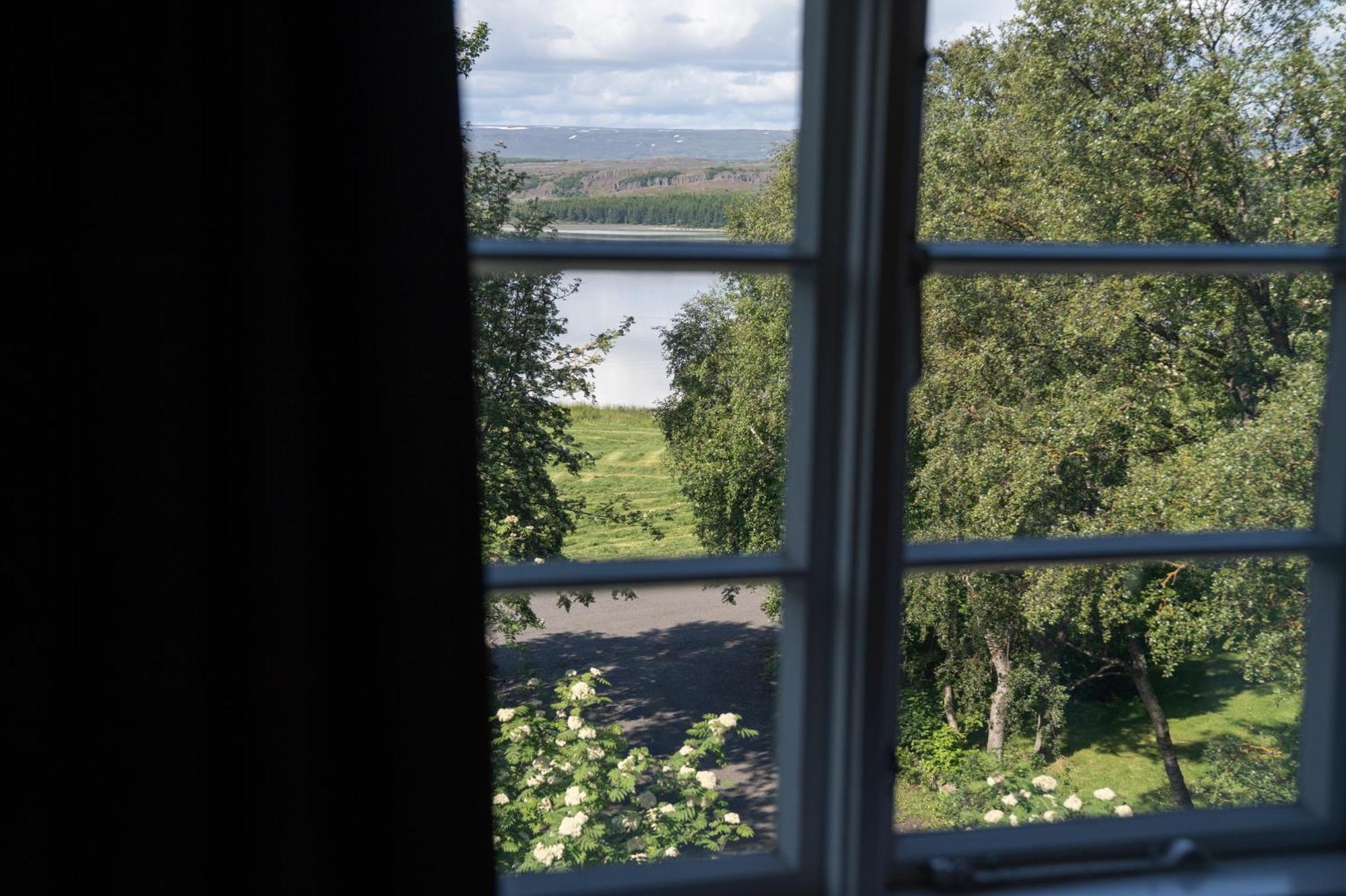 Gistihusith - Lake Hotel Egilsstaðir Zewnętrze zdjęcie